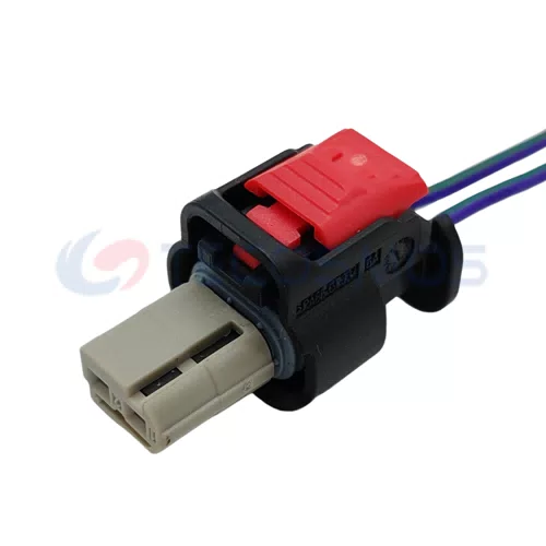 Auto Parts Car Horn Plug Connector Waterproof Shell Suitable for Tesla Female 2P 35126365